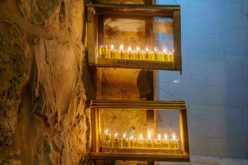 לינה & סיור חנוכיות ירושלמי