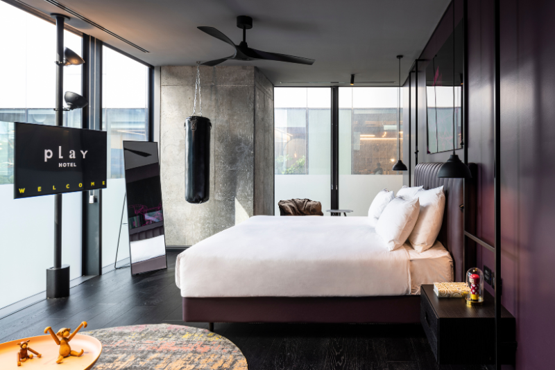 50% off the second night for Reservists 