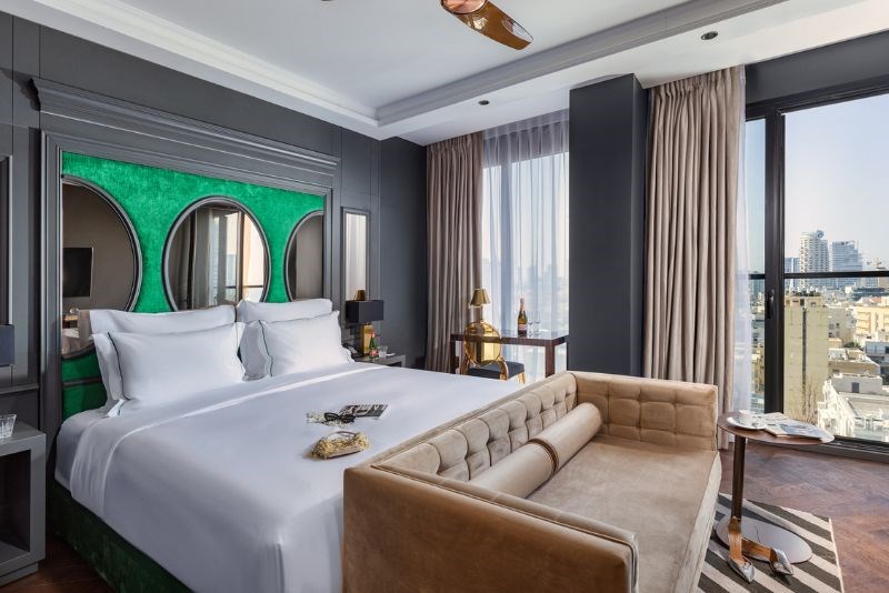 50% off the second night for Reservists 