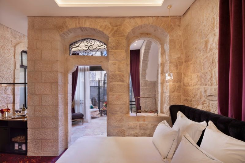 50% off the second night for Reservists 