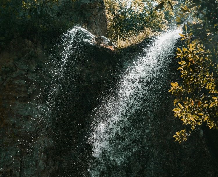 מפלי דרימונס (Drymonas Waterfalls)